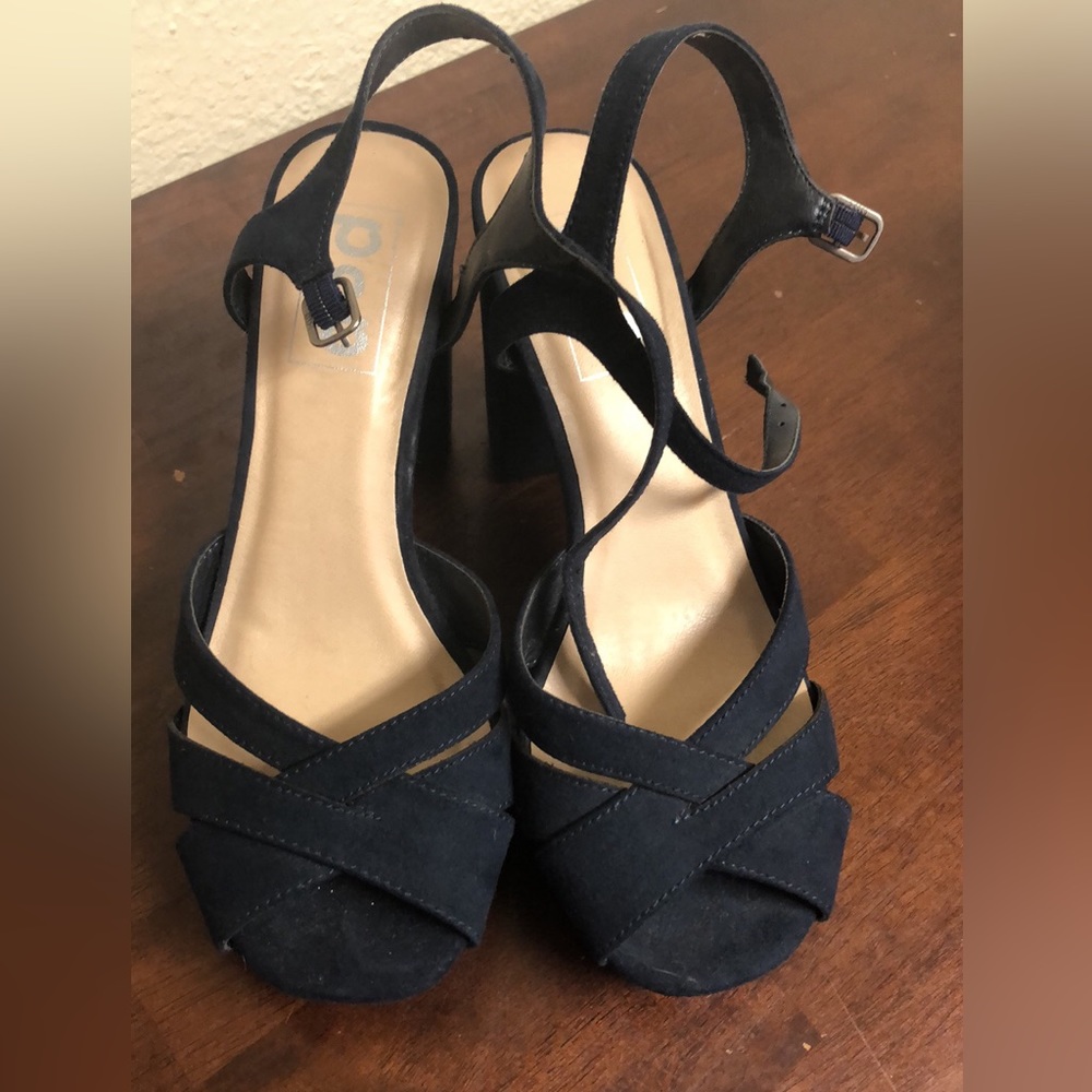 Navy heels